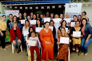 Foto - 15 mulheres finalizam curso de manicure oferecido nos CRAS