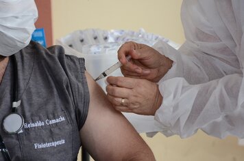 Foto - Aplicação 1ª dose da vacina contra a covid-19