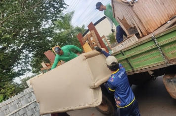 Prefeitura intensifica limpeza em imóveis com acúmulo de materiais para prevenir riscos à saúde pública