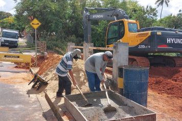 Prefeitura faz últimos reparos na ponte “José Felipe Zied”