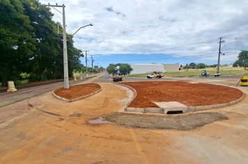 Secretaria de Obras conclui a parte estrutural da rotatória de acesso ao Reserva Tupã