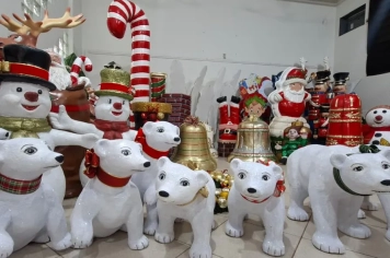 Secretaria de Cultura e Defesa do Folclore restaura objetos de decoração natalina