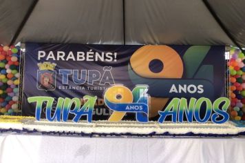 Aniversário de Tupã teve desfile e bolo para a população	