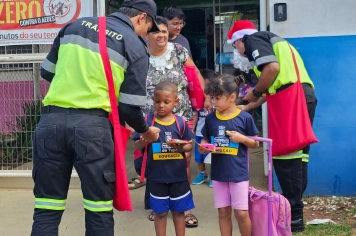 Ação mobiliza crianças por respeito às leis de trânsito