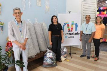 Voluntários da Sabesp doam agasalhos e 100 metros de tecido moletom