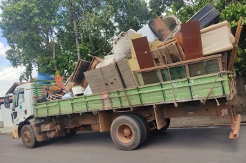 Ação de coleta de materiais inservíveis percorre distritos 