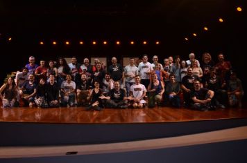 Artistas são premiados na Mostra Fênix; Cultura inicia mais um circuito de teatro