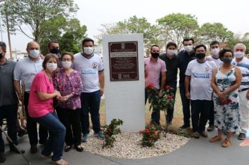 Evento de entrega da Praça Amélio Muccio Mazzei reuniu inúmeras famílias