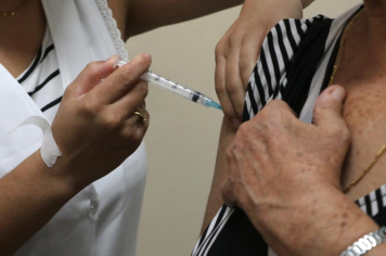 ‘Dia D’ imuniza quase mil pessoas contra a influenza