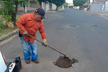 Secretaria de Obras dá manutenção constante a ruas da cidade