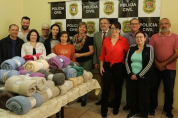 Polícia Civil doa cobertores para a Campanha do Agasalho