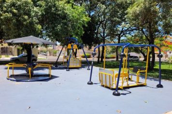 Praça João Colucci ganha playground adaptado para pessoas com deficiência