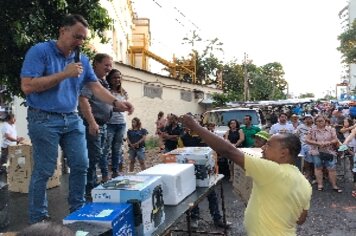 Sorteio de prêmios do Varejão da Praça da Bandeira supera expectativas
