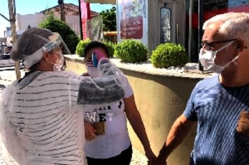 Barreira sanitária monitorou e orientou pedestres no sábado