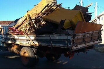 Prefeitura coleta cerca de 100 móveis por semana