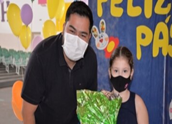 Rede Municipal de Educação distribuiu Ovos de Páscoa para os alunos