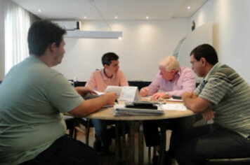 Gaspar entrega creche Cíntia dos Reis;* Praça da Figueira e Centro Comunitário em Fevereiro