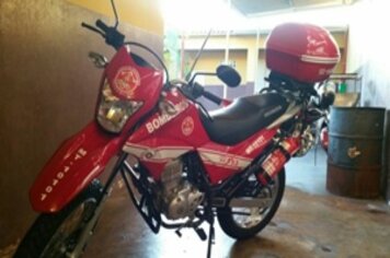 Prefeitura e governo estadual doam moto 0 Km para os bombeiros