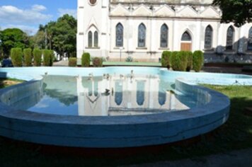 Prefeitura reativa fonte luminosa da Praça da Bandeira