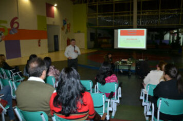 Secretário de Educação ministra palestras para pais de alunos da rede municipal