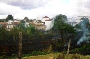 Prefeitura alerta sobre proibição de queimadas no perímetro urbano
