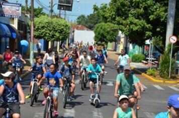 V Passeio Ciclístico do Rotakids arrecada 89;*5 kg de alimentos