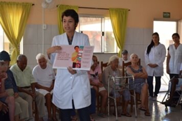 Saúde realiza palestra de tuberculose em instituições