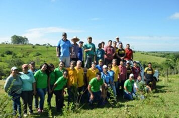 Plantio de árvores nativas incentivam preservação ambiental em Tupã