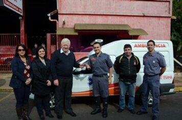 Prefeitura entrega ambulância para Posto de Bombeiros de Tupã