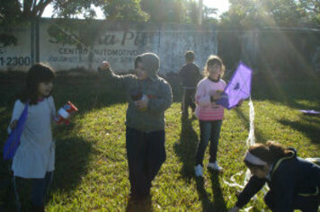 Secretária Municipal de Educação realiza Projeto Pipas para alunos e comunidade