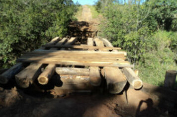 Prefeitura de Tupã e de Herculândia reconstroem ponte no bairro Granada