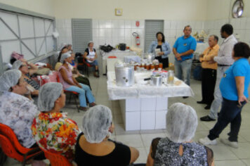 Secretaria Municipal de Agricultura promove curso de culinária familiar e conservas