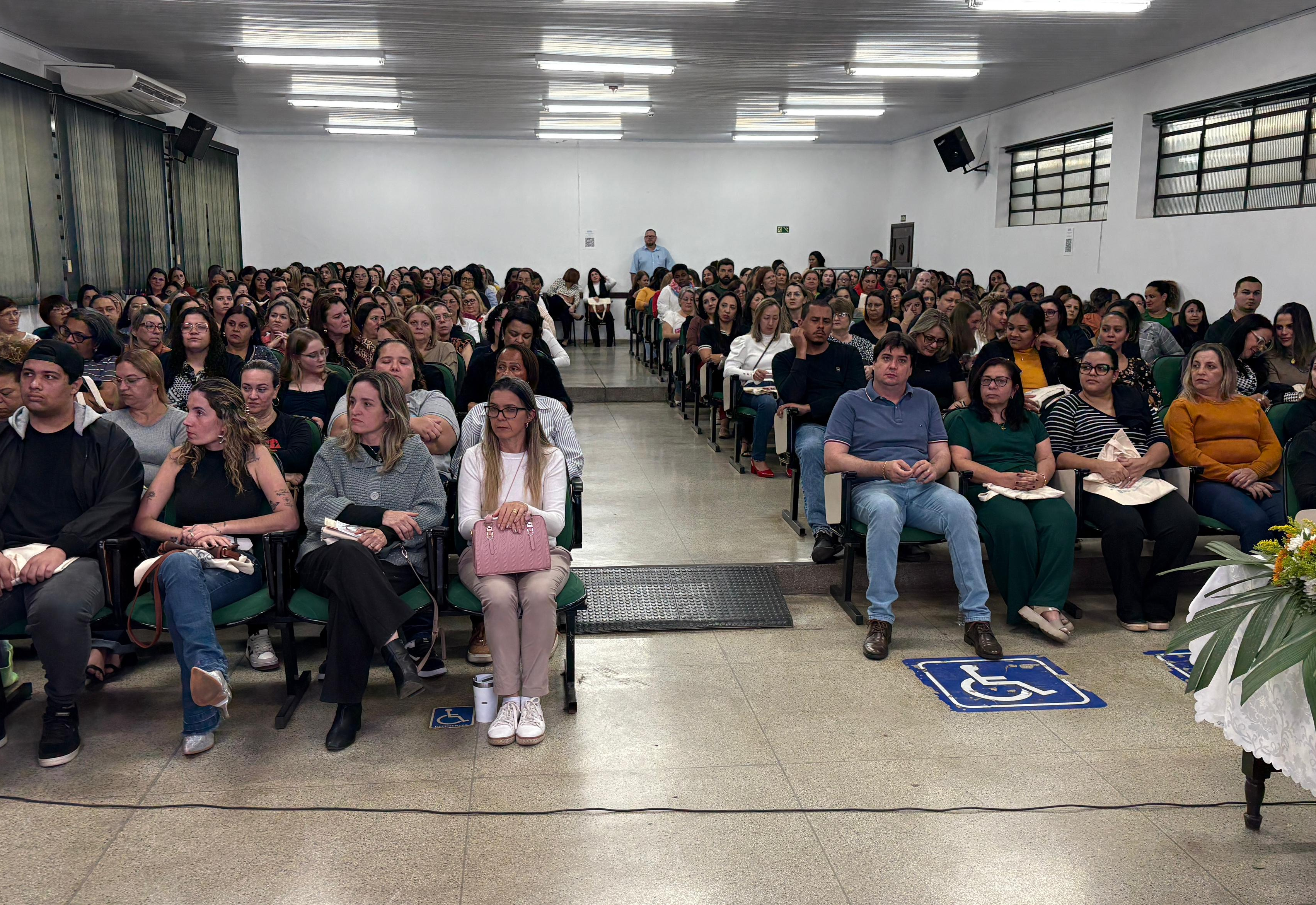 Educação: simpósio tem aprovação positiva de 98,6% dos participantes