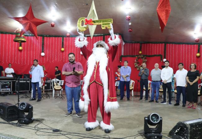 Acionamento das luzes na Praça da Bandeira abre o Natal de Luz 2023