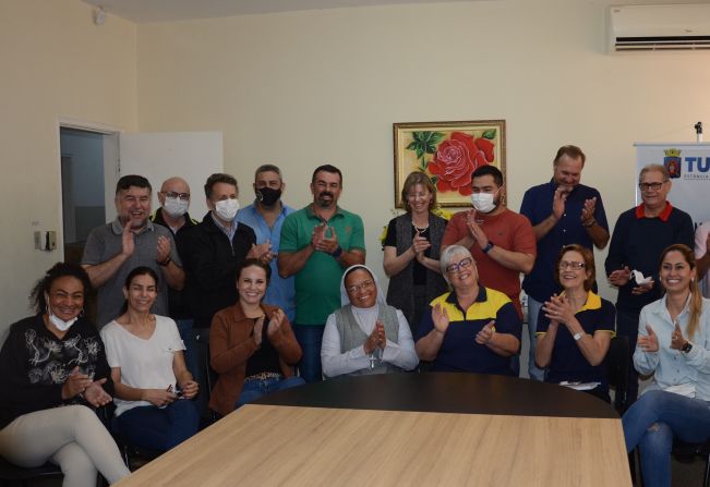 Prefeitura assina termos de parceria para repasse de recursos às entidades