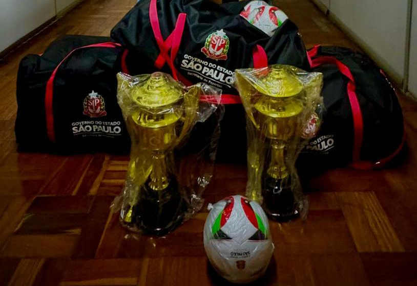 Prefeitura recebe kits de material esportivo do Governo do Estado