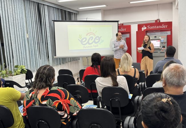 Curso em vendas forma turma com mais de 40 pessoas