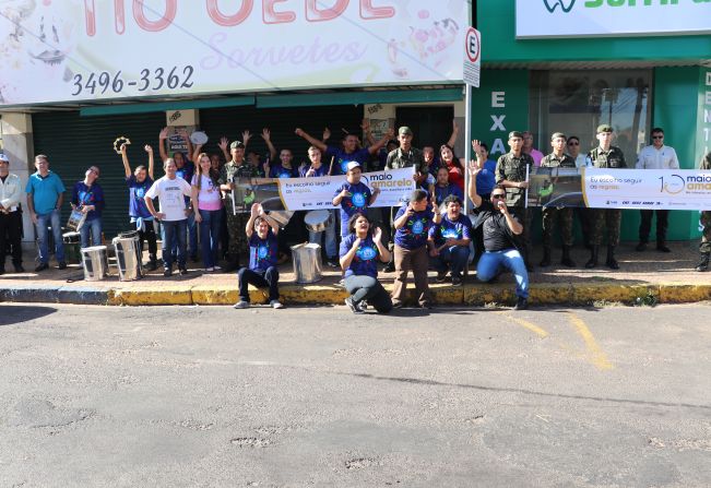 Trânsito realizou ação de conscientização no trânsito na avenida Tamoios