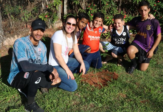 Semana do Meio Ambiente realiza reflorestamento de 260 mudas