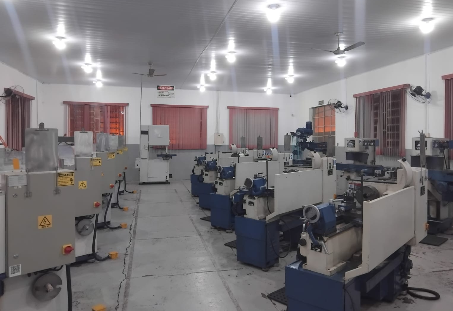 Escola Paulo Renato Stort recebe nova iluminação