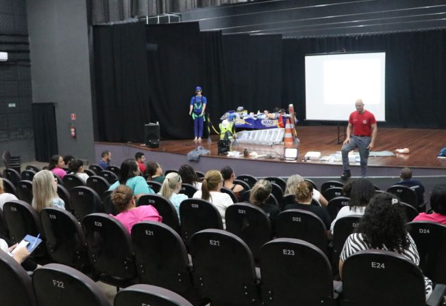 Equipes da Atenção Primária recebem treinamento de primeiros socorros