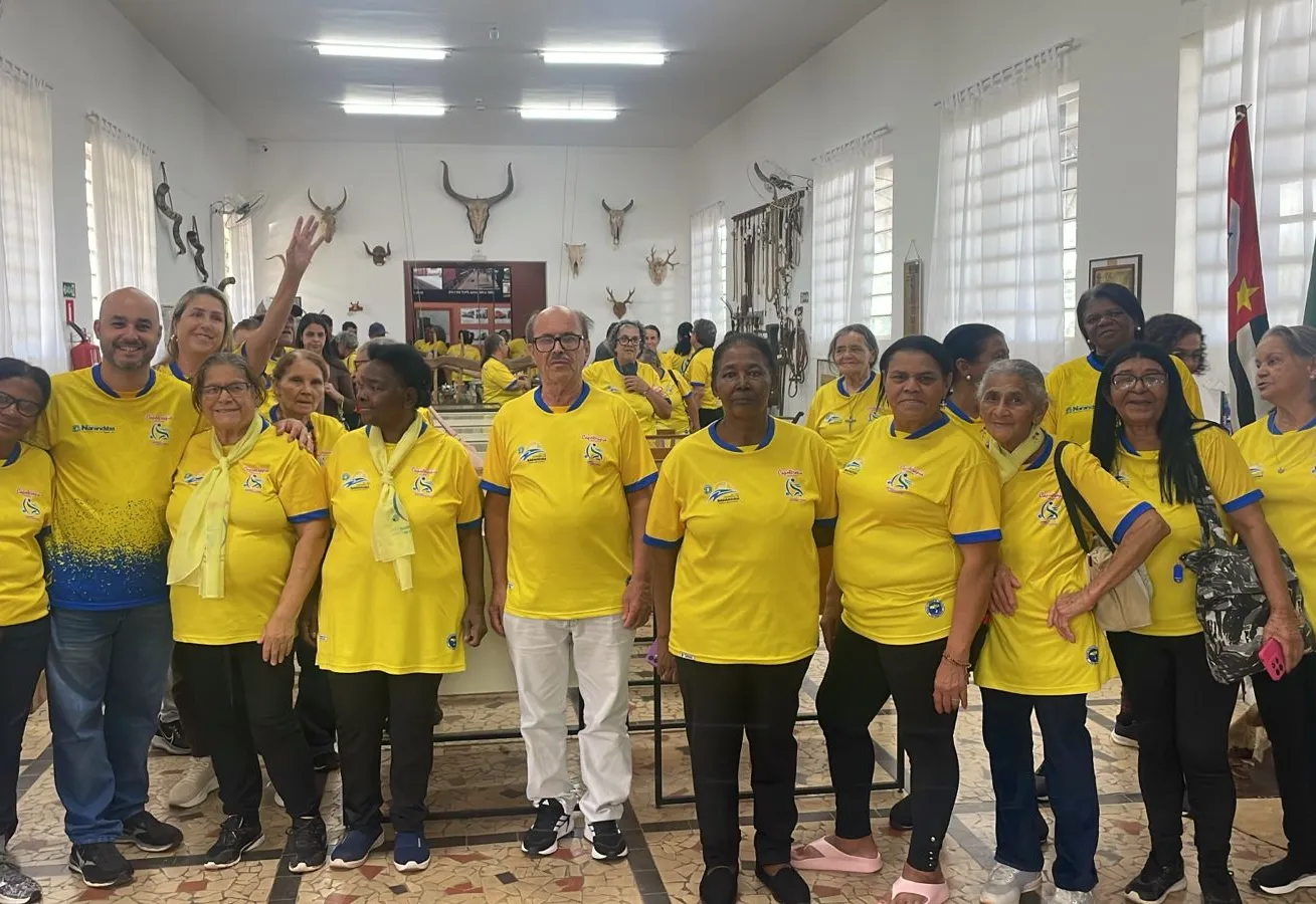 Grupo de Capoterapia de Narandiba visita Complexo Museológico de Tupã