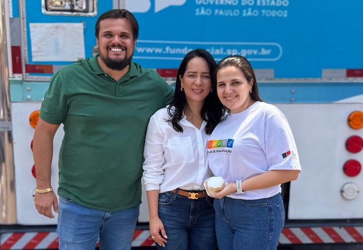 Primeira-dama visita a cidade e retorna neste sábado