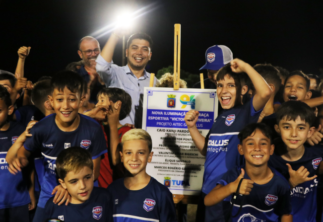 Prefeitura inaugura iluminação do Campo da Cecap