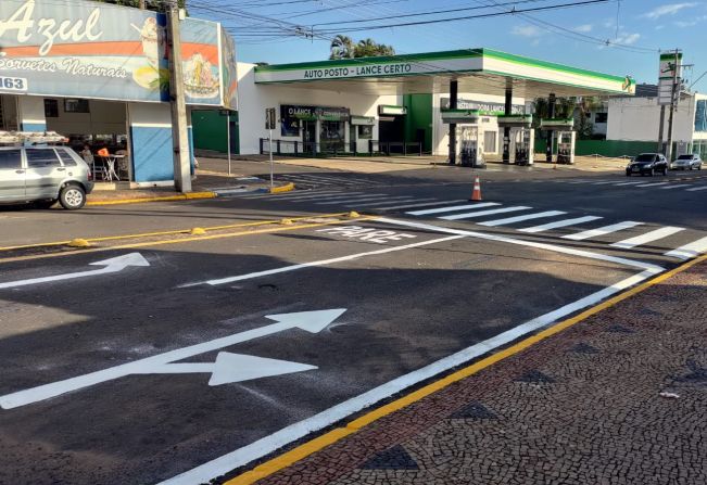 Liberada conversão à esquerda na esquina da Tamoios com Tapajós