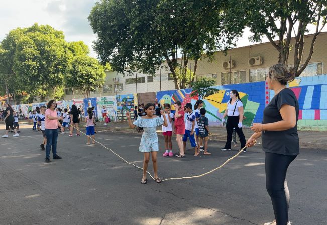 EMEF João Geraldo Iori realiza projeto “Rua de Lazer” do material SESI