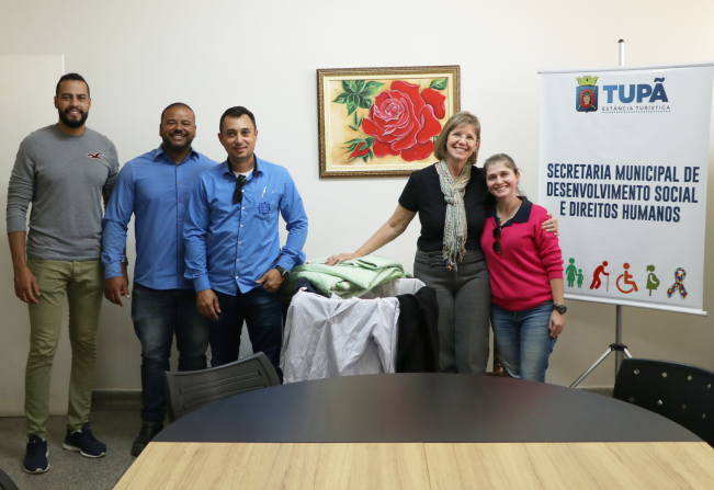 Funcionários da empresa G10 doam para a Campanha do Agasalho