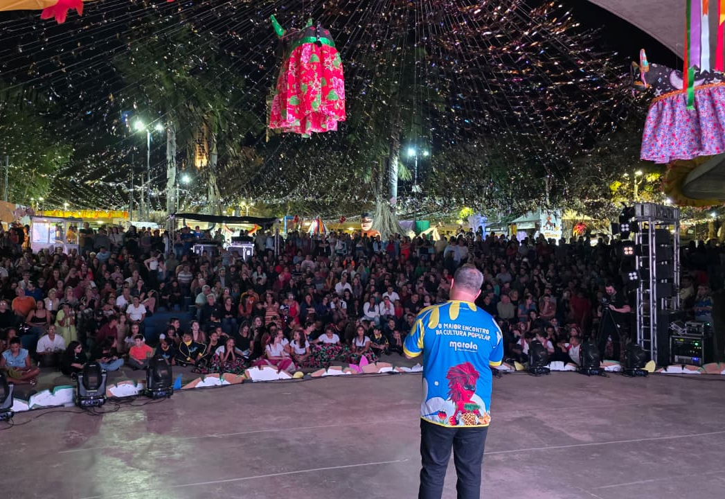 Multidão prestigia primeira noite de apresentações do Festival do Folclore