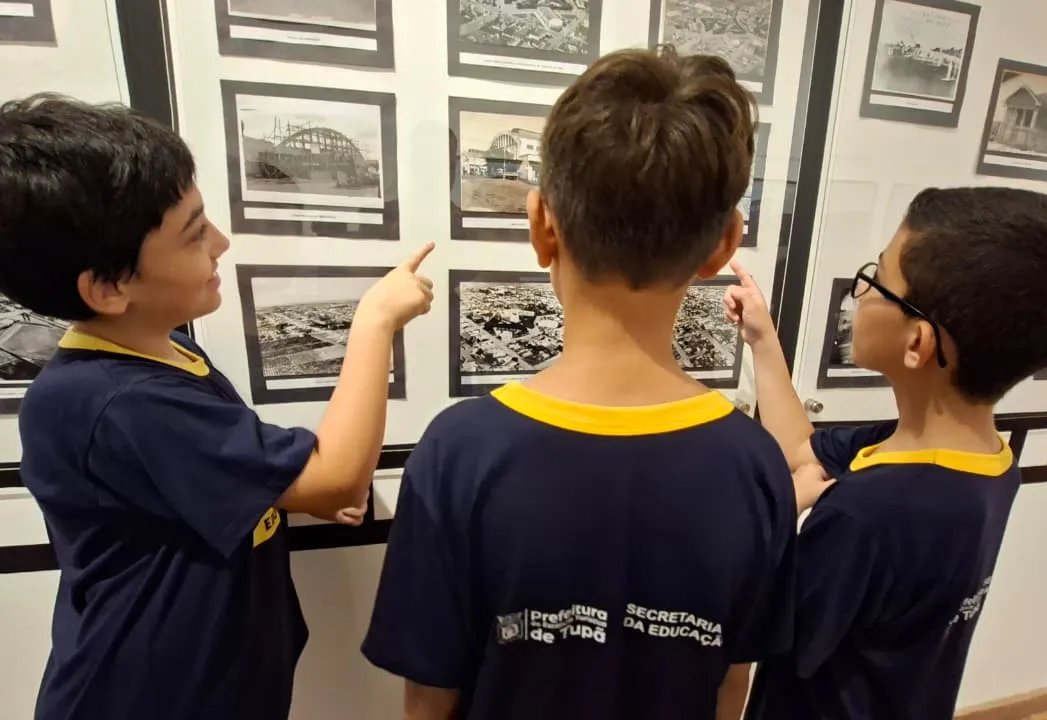 Alunos da Rede Municipal visitam Museu da Fotografia