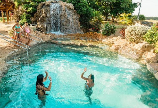 Parceria entre prefeitura e Eco Thermas garante desconto aos servidores municipais